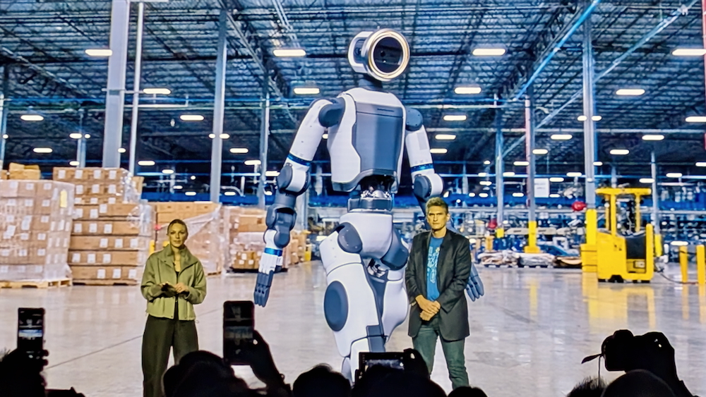 CES26robo_00.jpg